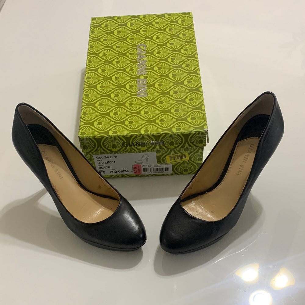 Gianni Bini Gayle Black Heels